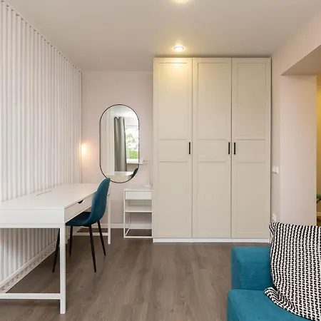 Cozy Stylish With Free Parking By Centralapartments Lägenhet
