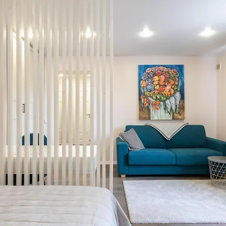 Apartman Cozy Stylish With Free Parking By Centralapartments